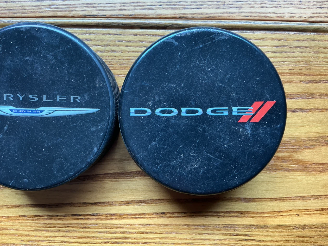 Jeep, Chrysler, Dodge Hockey Pucks ! - photo 4