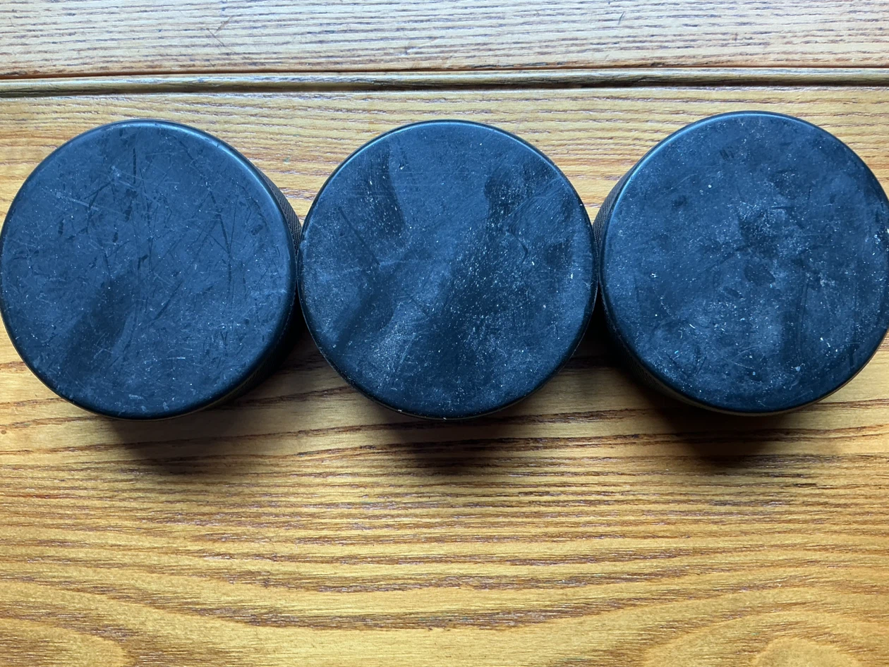 Jeep, Chrysler, Dodge Hockey Pucks ! - photo 5