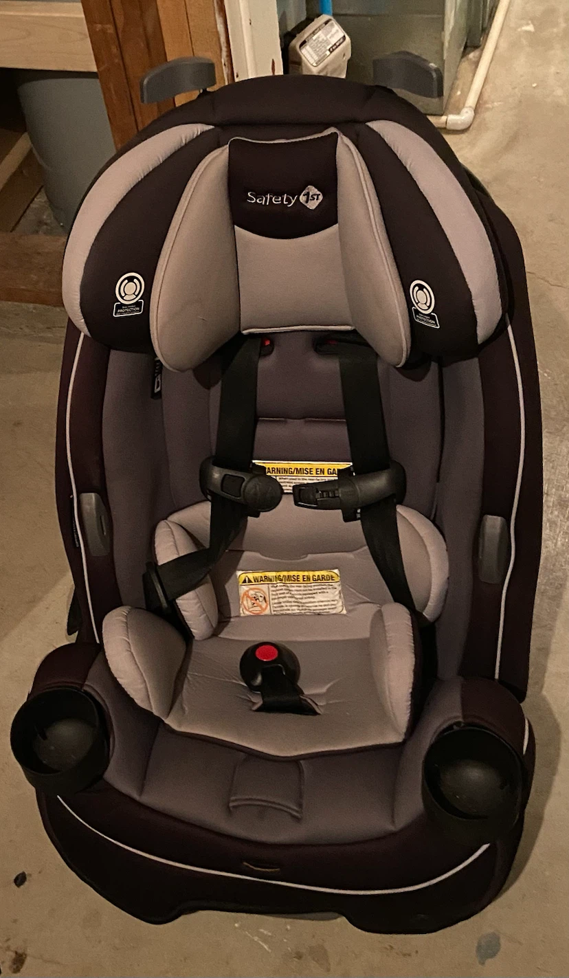Safety 1st Convertible Car Seat – Excellent Condition