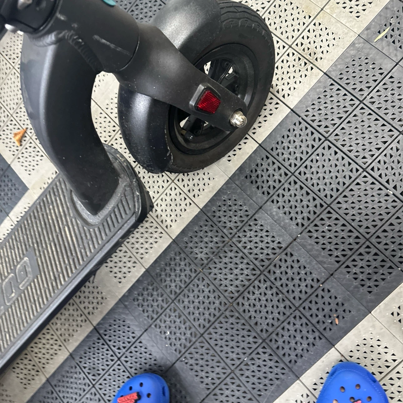 GOTRAX Electric Scooter - photo 2