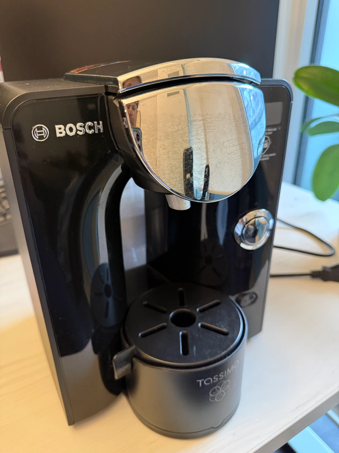 Bosch Tassimo T55 Single Cup Home Brewing System - TAS5542UC - photo 4