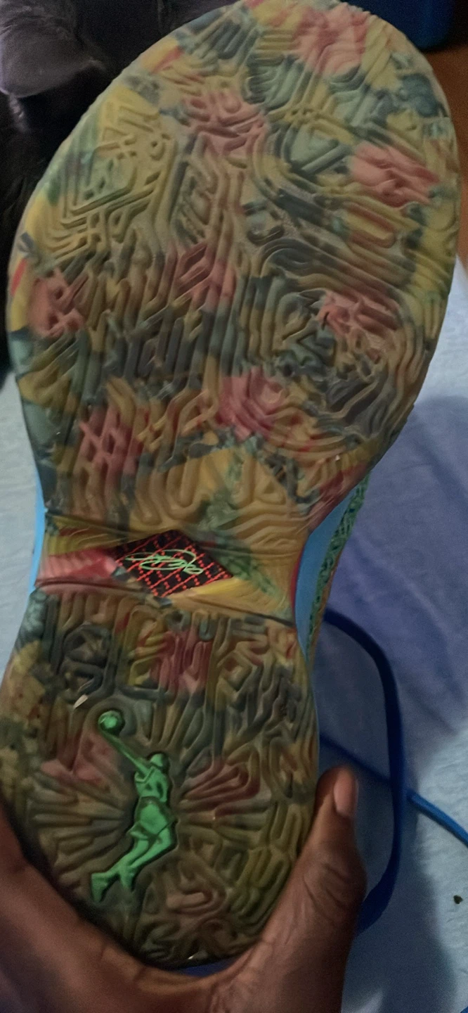 Nike Basketball Shoes - photo 3