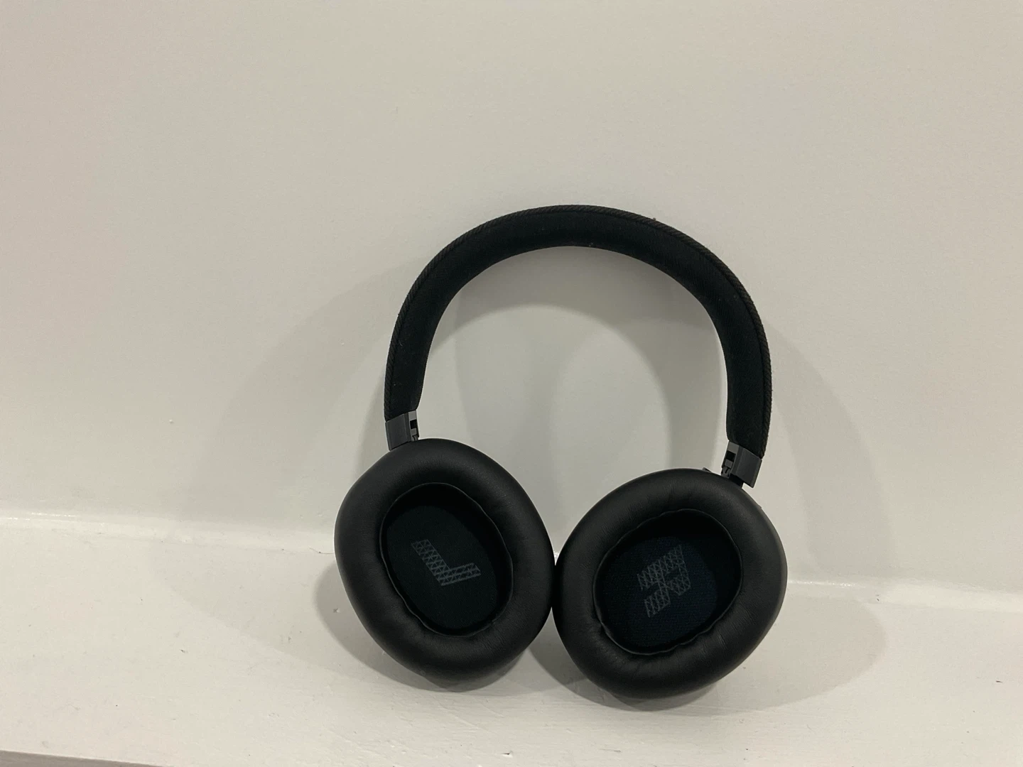 JBL Black Over-Ear Headphones - photo 2