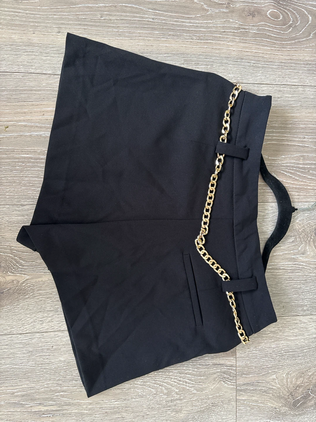 Zara Black Chain Detail Shorts - photo 2