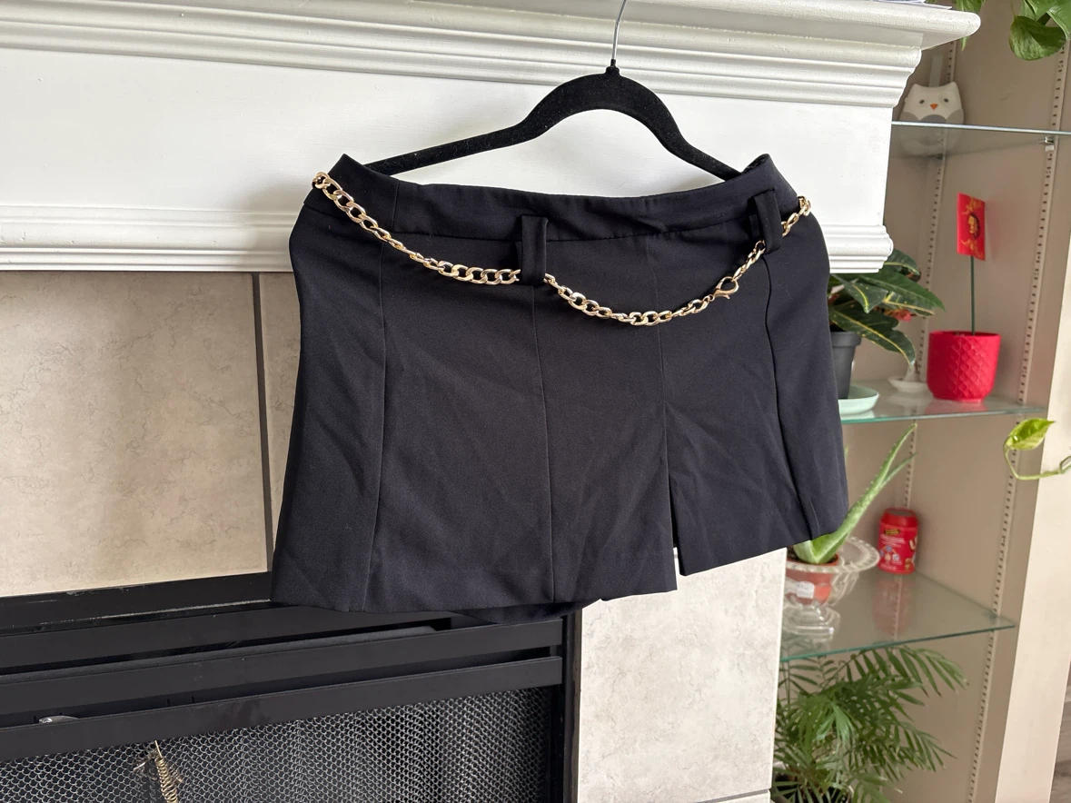 Zara Black Chain Detail Shorts - photo 5