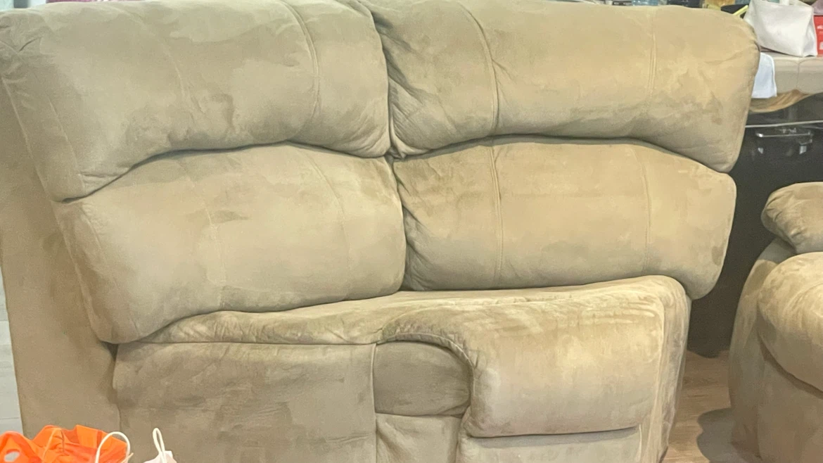 Reclining L shaped Sofa Set - negotiatiable price - photo 3
