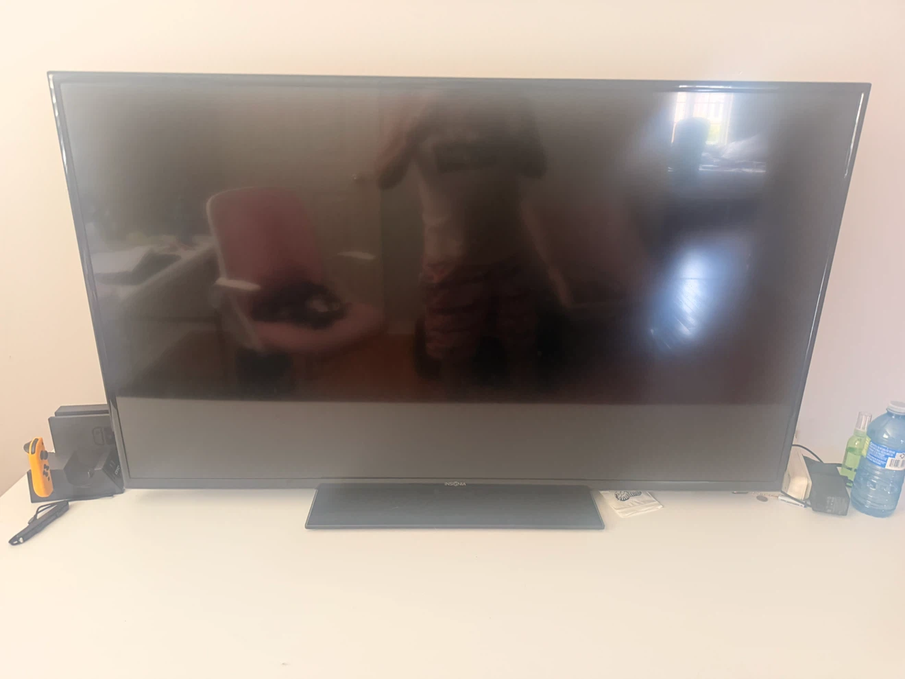 Insignia 48” 4K UHD Smart TV - photo 2