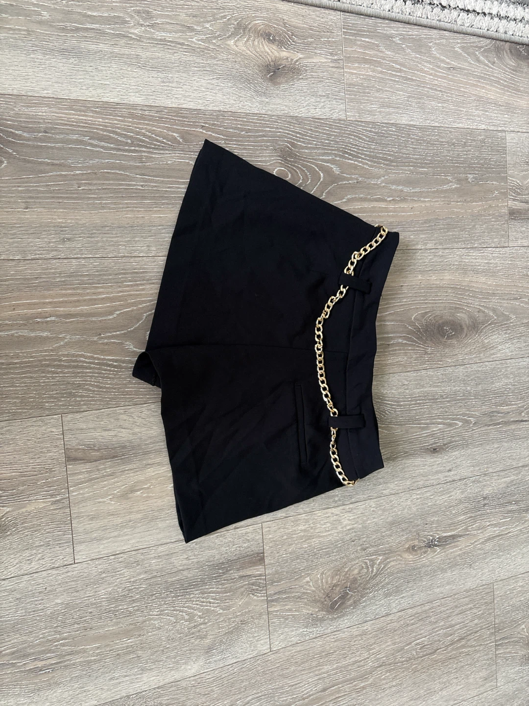 ZARA Black Chain Detail High-Waisted Shorts Size M - photo 2