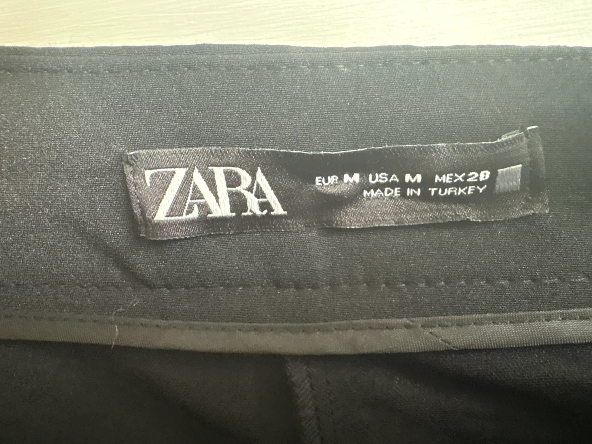 ZARA Black Chain Detail High-Waisted Shorts Size M - photo 4