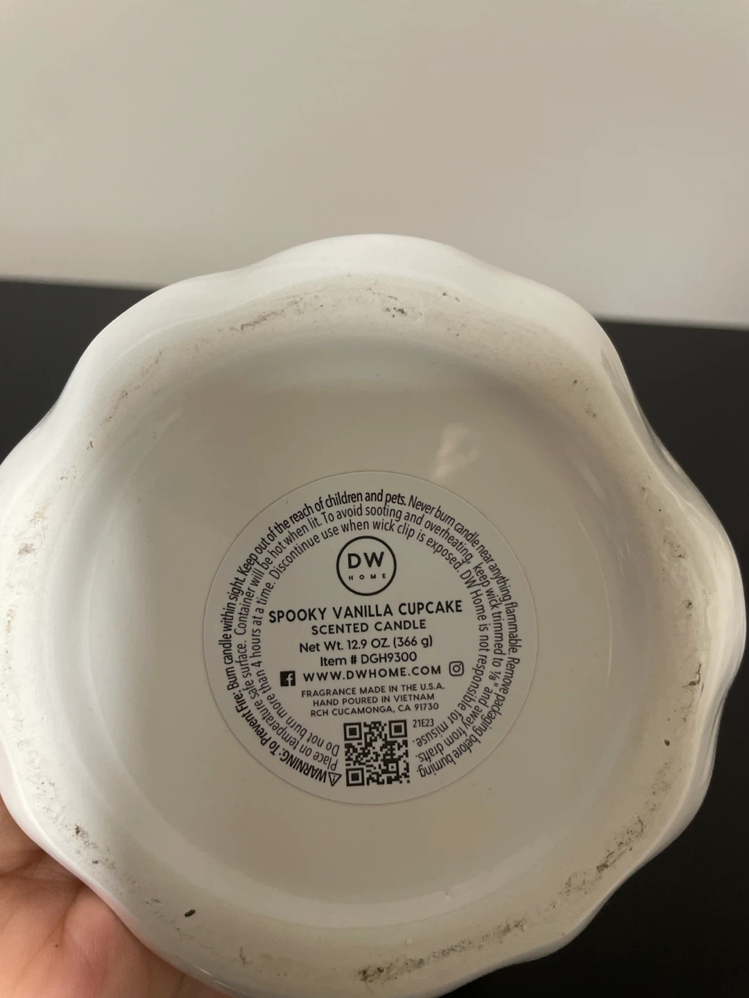 DW Home Spooky Vanilla Cupcake Scented Candle - photo 5