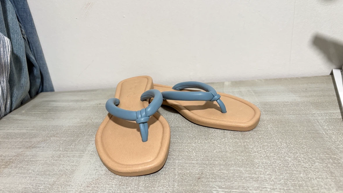 Floyd Women's Blue Thong Sandals Size 7