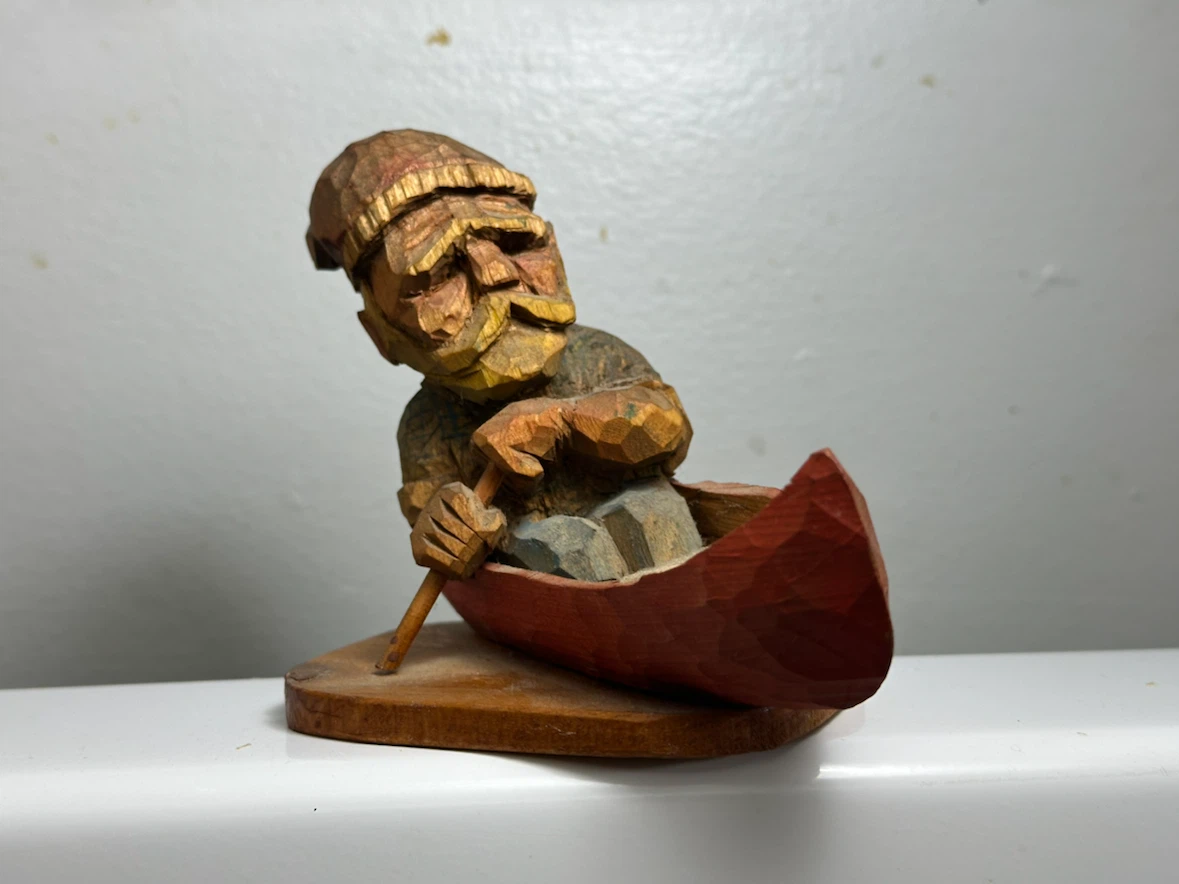 Vtg Walter Oler Signed Carved Wood Fisherman Canoe Figurine - photo 2