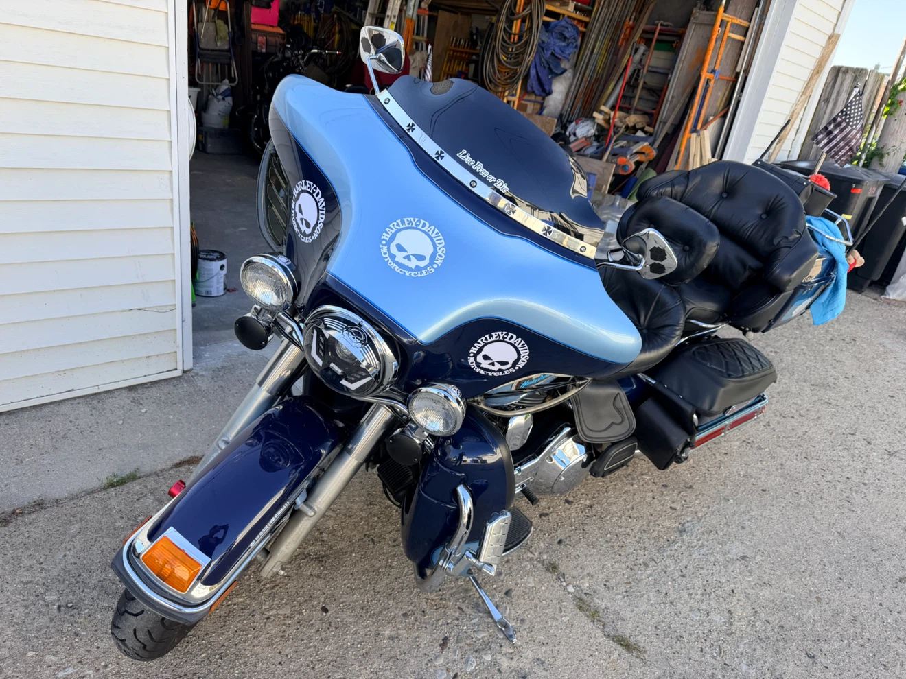 Harley-Davidson Motorcycle - photo 2