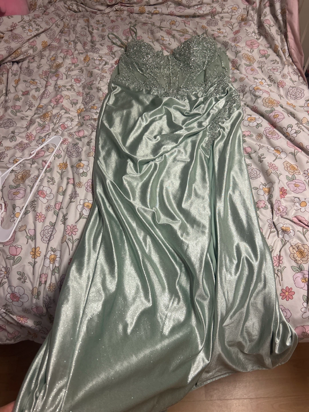 Ladivine by Cinderella Divine Mint Green Beaded Gown - Size 16 - photo 2