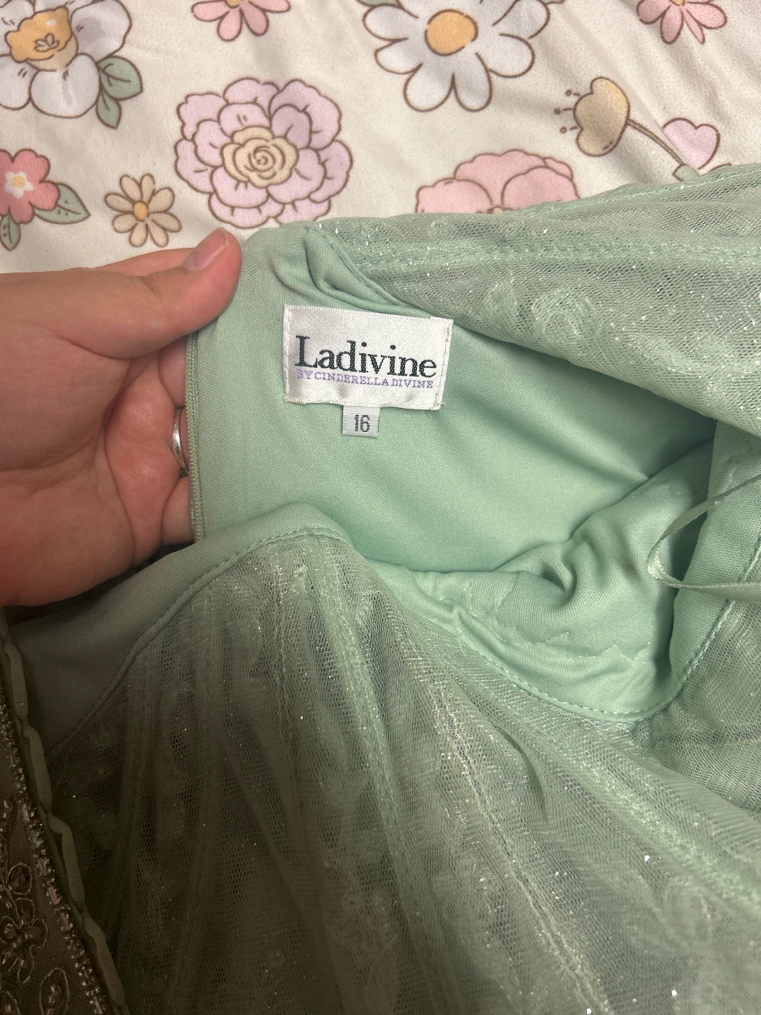 Ladivine by Cinderella Divine Mint Green Beaded Gown - Size 16 - photo 5