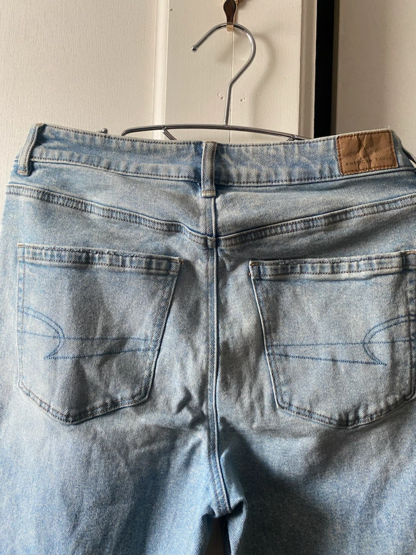 American Eagle Light Wash Mom Jeans - photo 3