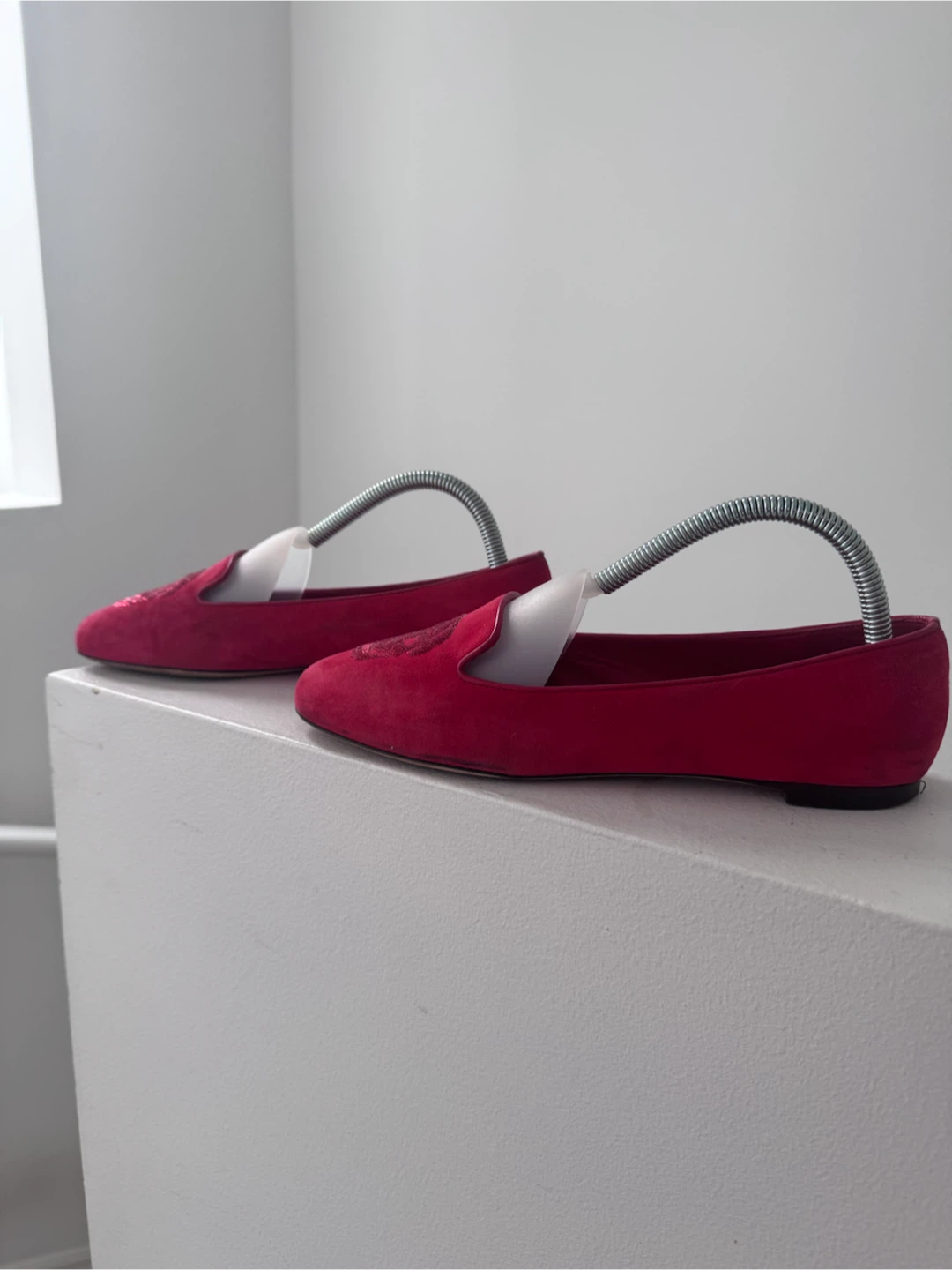 Alexander McQueen Red Suede Skull Loafers - photo 4