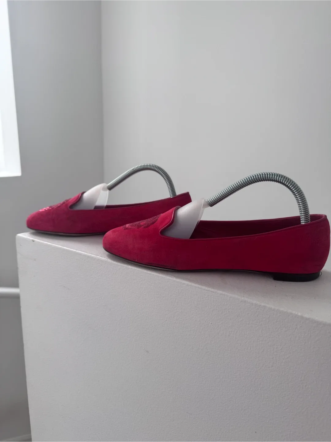 Alexander McQueen Red Suede Skull Loafers - photo 4