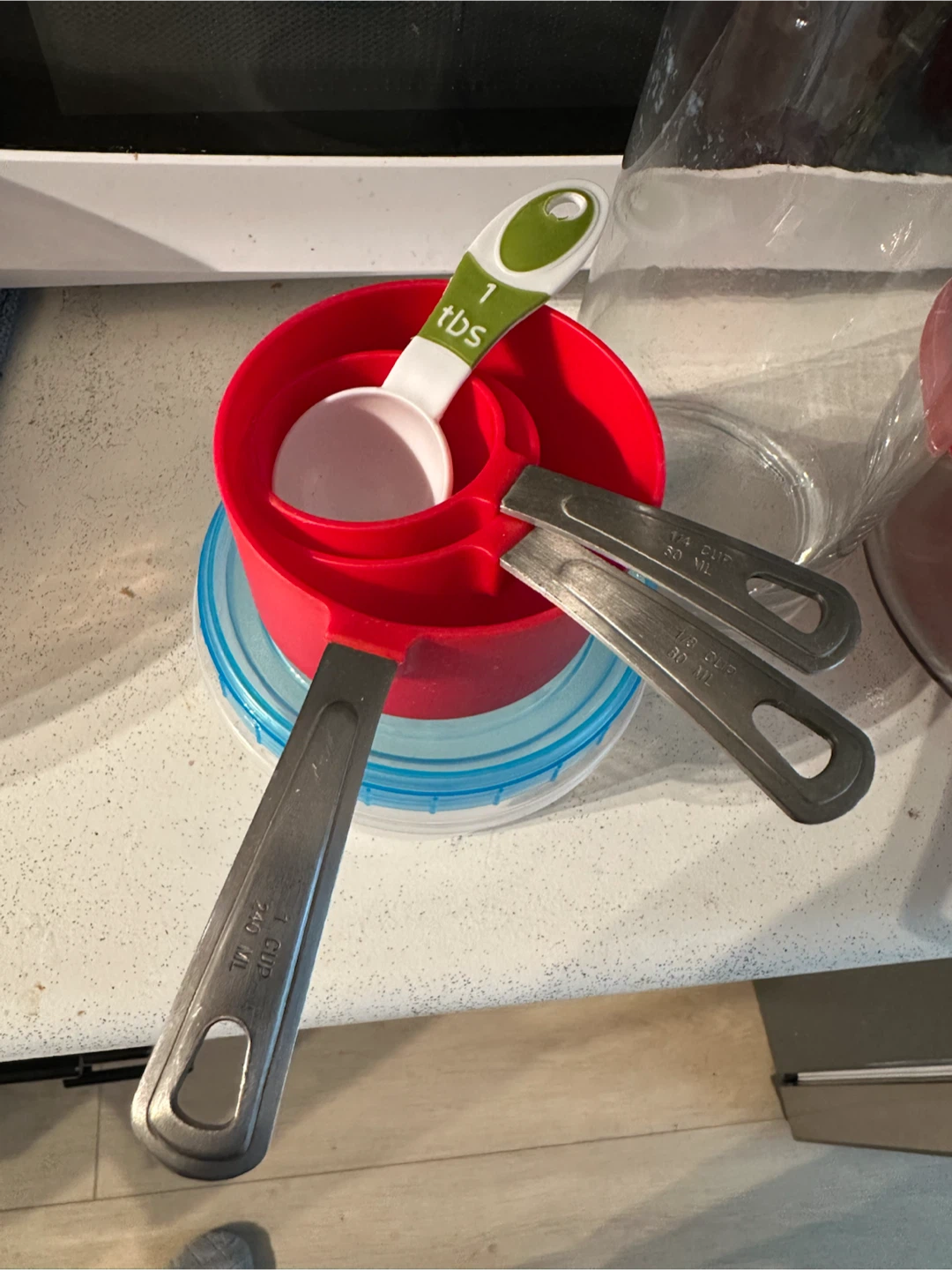 Household Bundle - Glass Bowl, Containers and Measuring Cups - photo 2