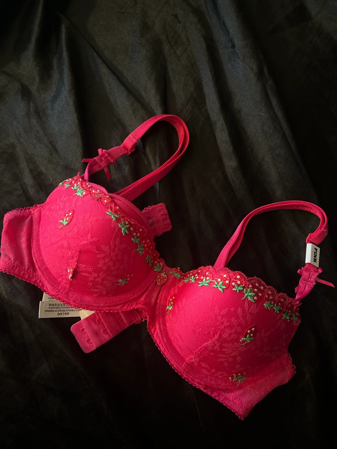 Victoria secret strawberry bra - photo 2