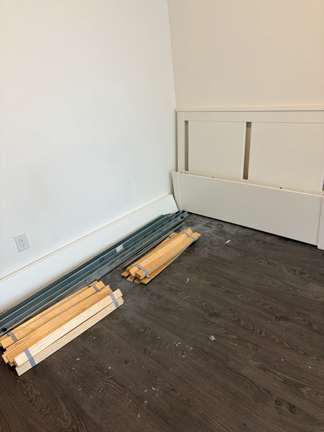 DISASSEMBLED Ikea Full bed frame SONGESAND - photo 2