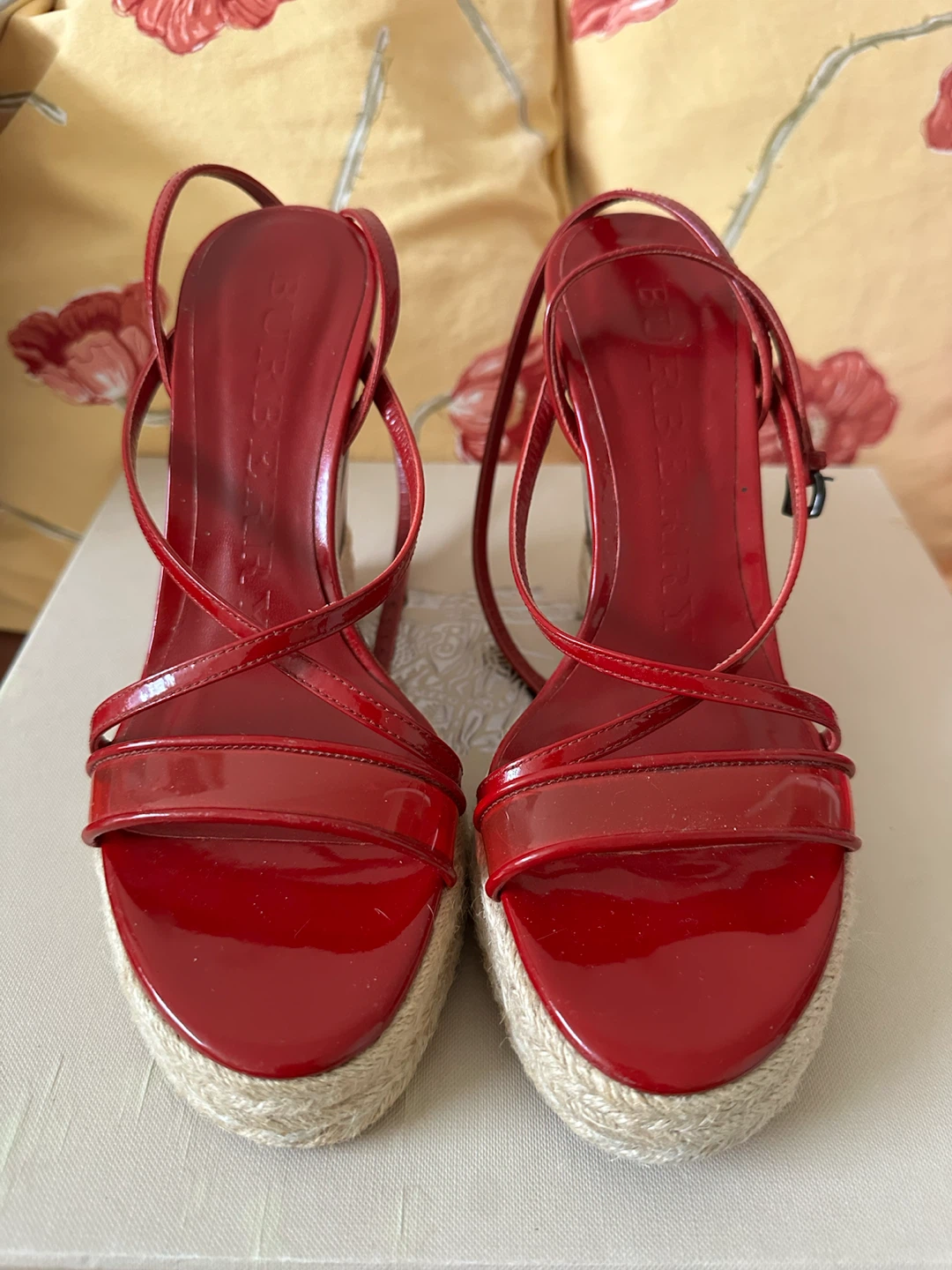 Authentic Burberry Wedge sandel