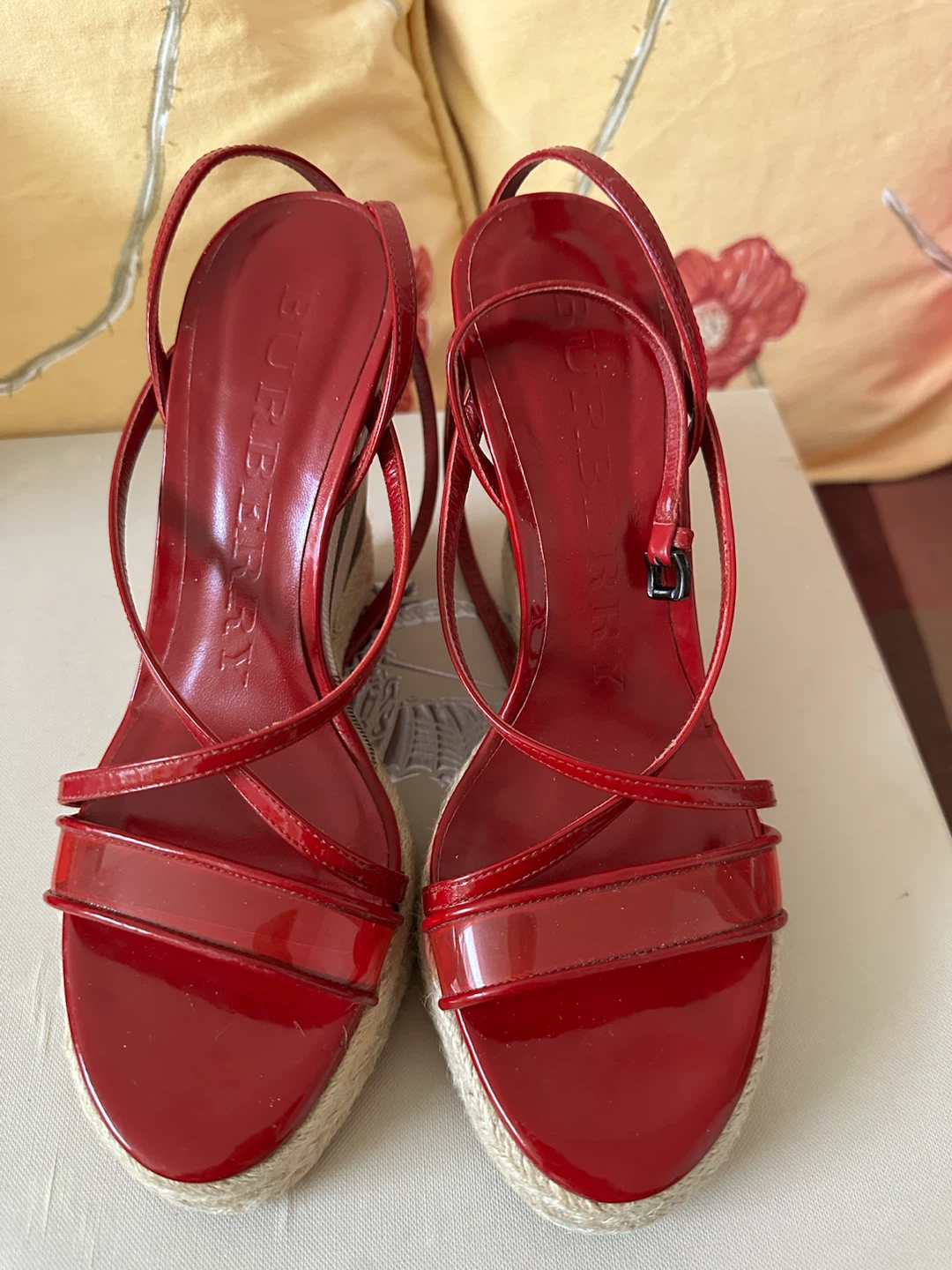 Authentic Burberry Wedge sandel - photo 2