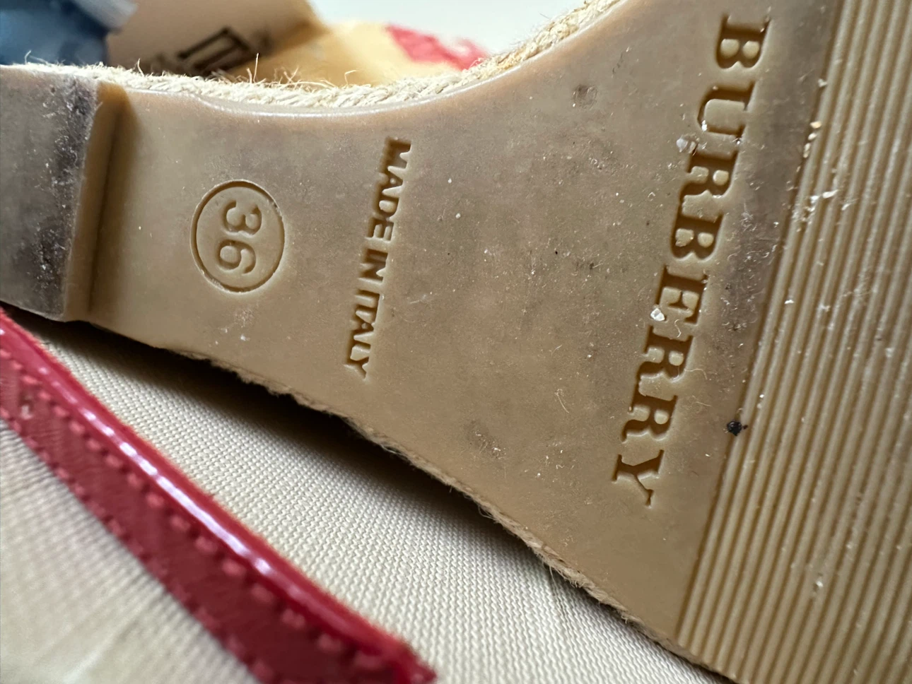 Authentic Burberry Wedge sandel - photo 5