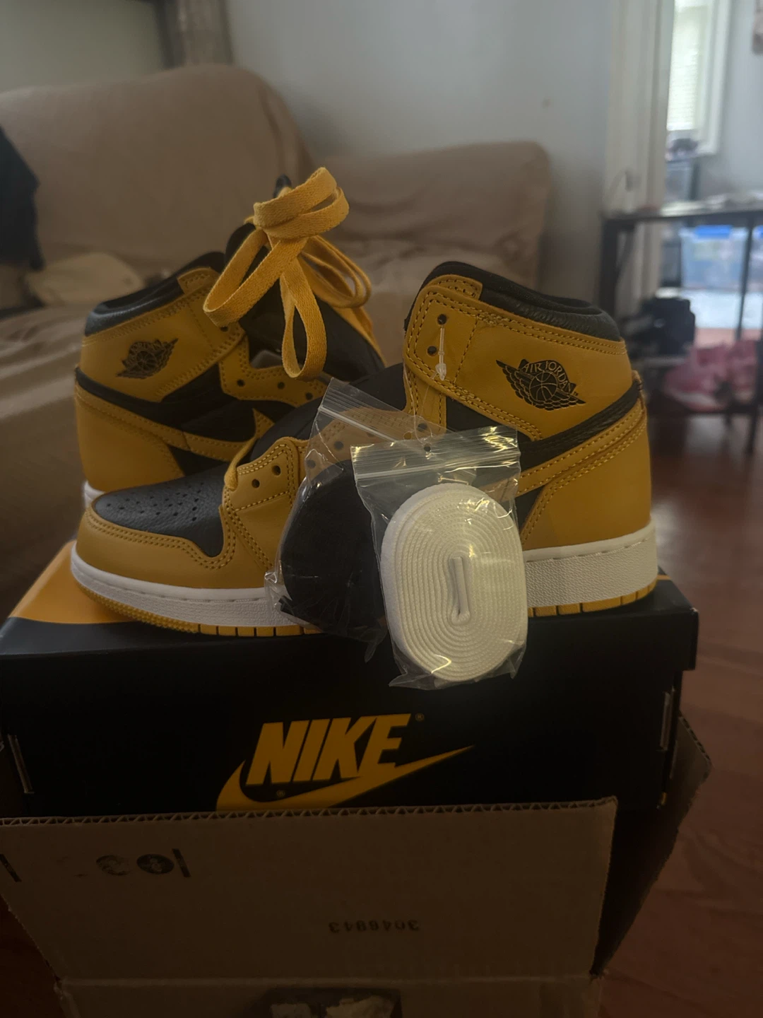 Nike Air Jordan 1 High OG Taxi Yellow Black Sneakers
