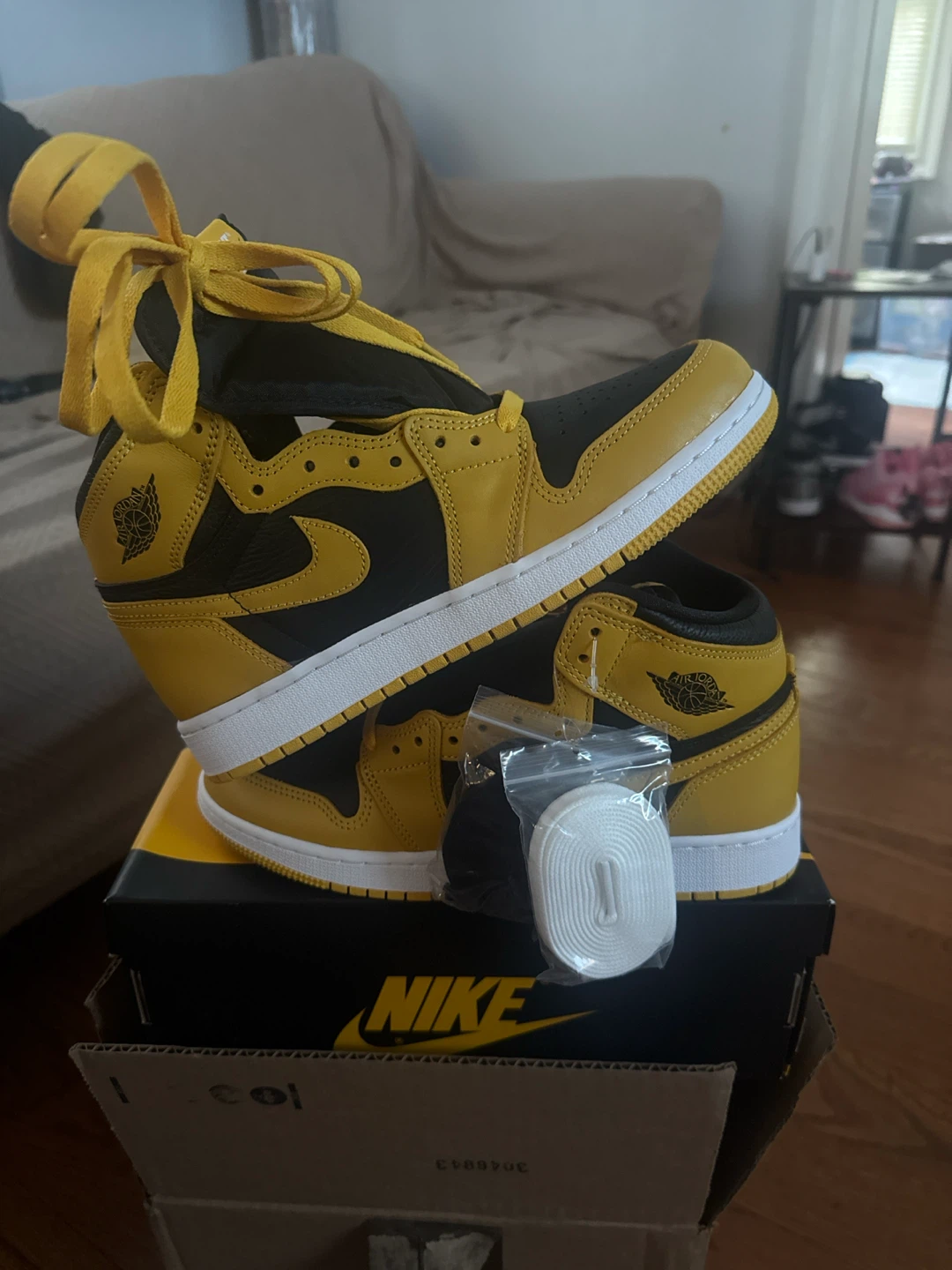 Nike Air Jordan 1 High OG Taxi Yellow Black Sneakers - photo 2