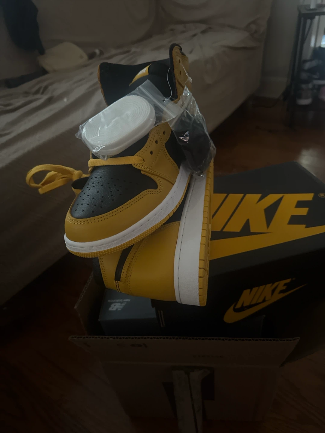 Nike Air Jordan 1 High OG Taxi Yellow Black Sneakers - photo 5
