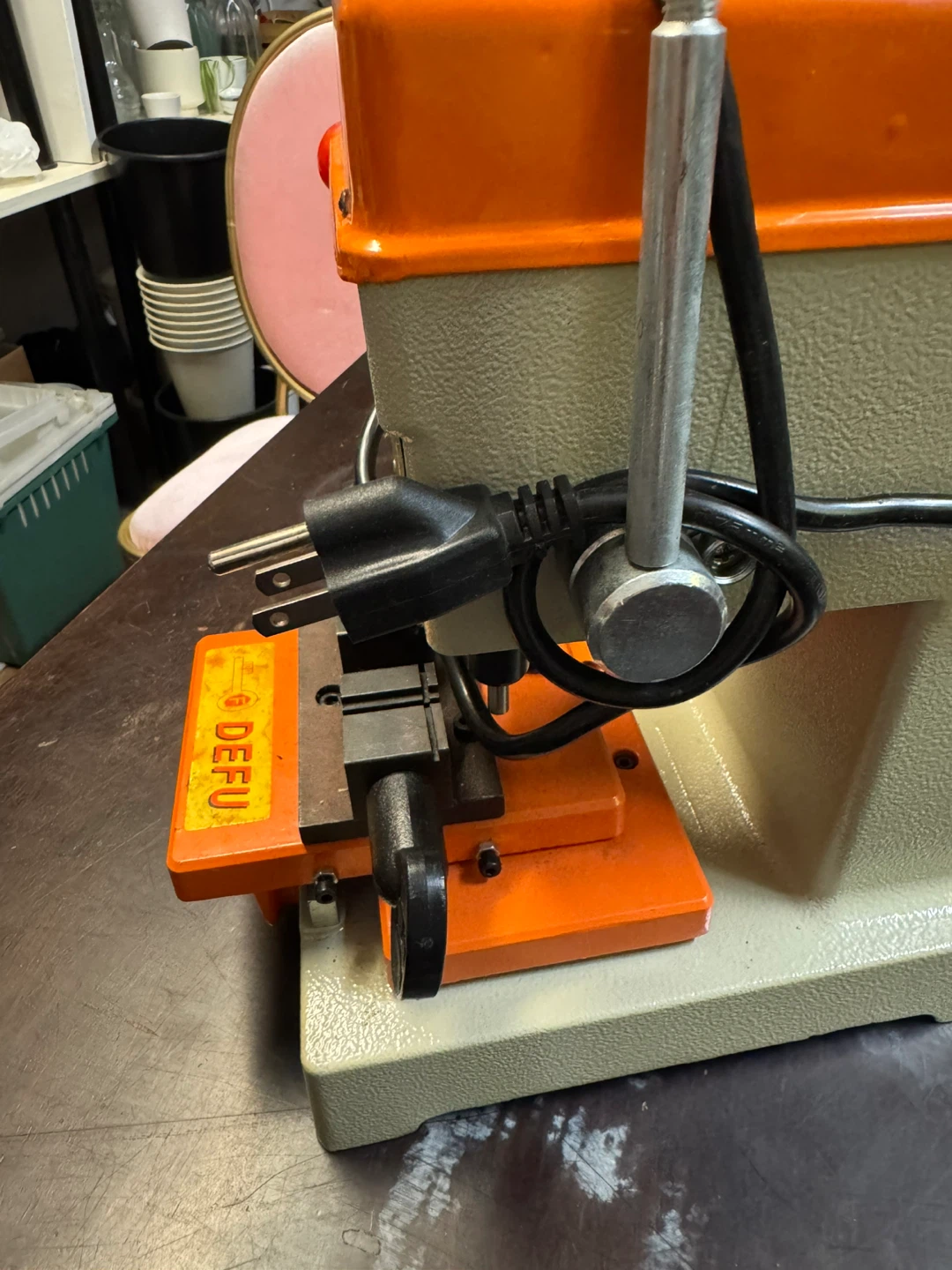 DEFU 368A Key Cutting Machine - photo 3