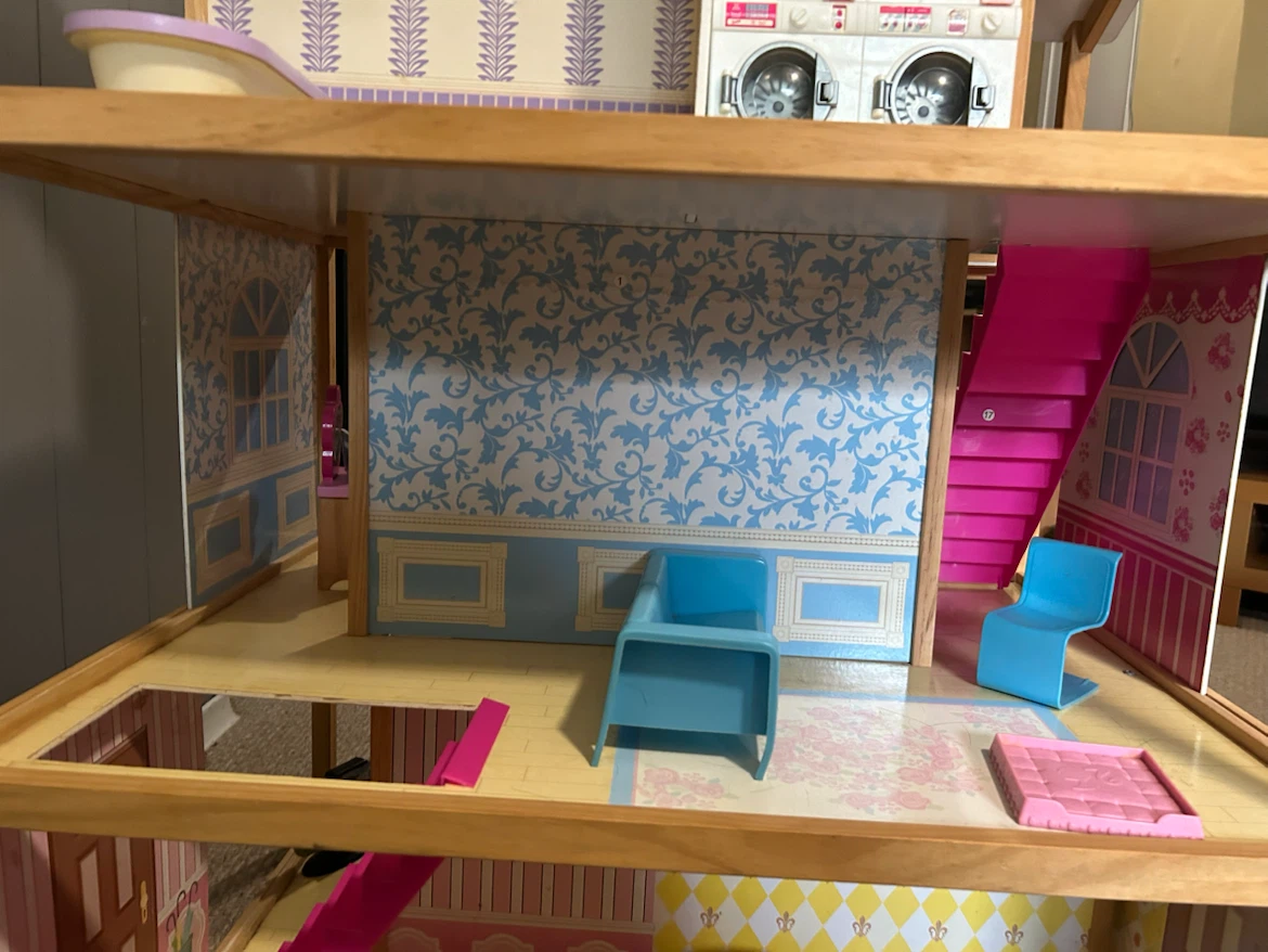 Large Dollhouse with Assorted Furniture - photo 4