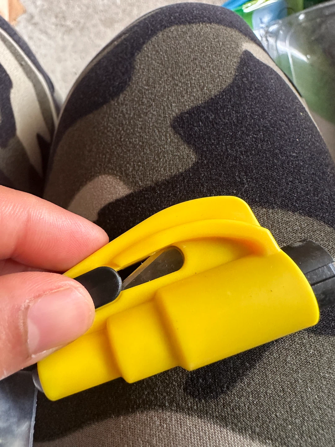 Car Escape Rescue Tool Seat Belt Cutter - photo 3
