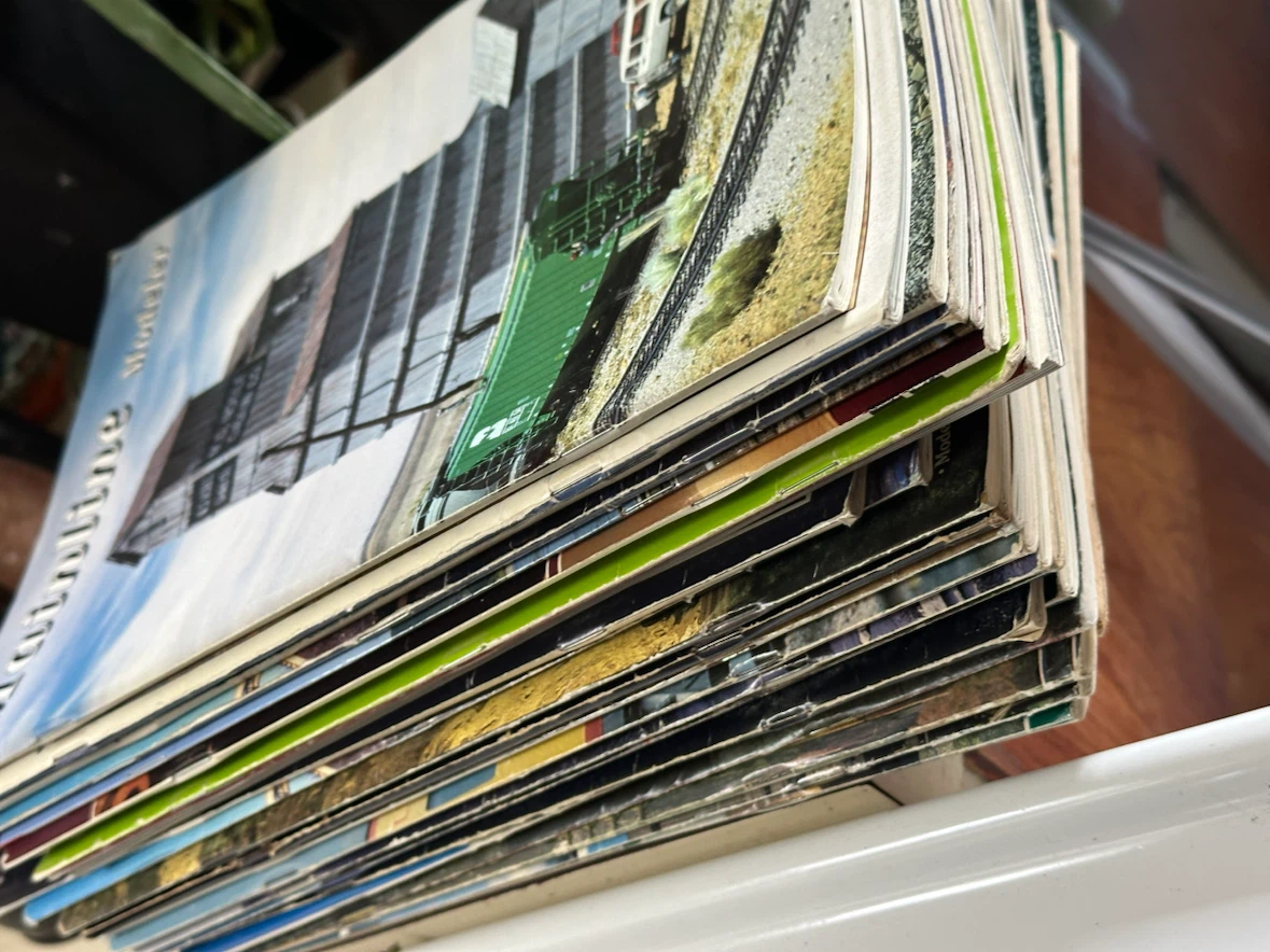 1980/90s lot of 26 model train magazines mainline - photo 2