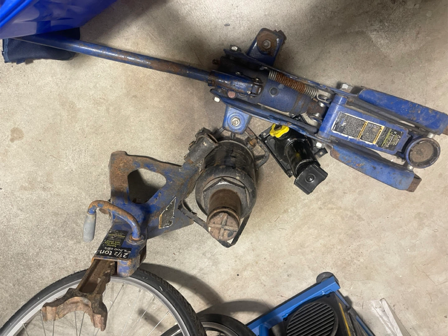 2 1/2 Ton Hydraulic Floor Jack with Jack Stands - photo 2
