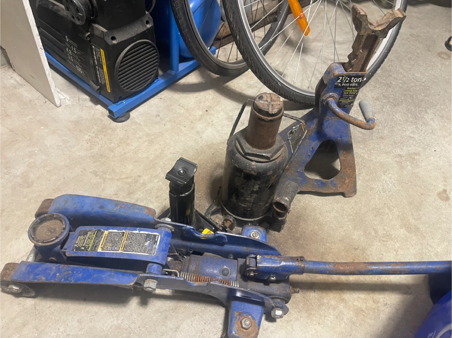 2 1/2 Ton Hydraulic Floor Jack with Jack Stands