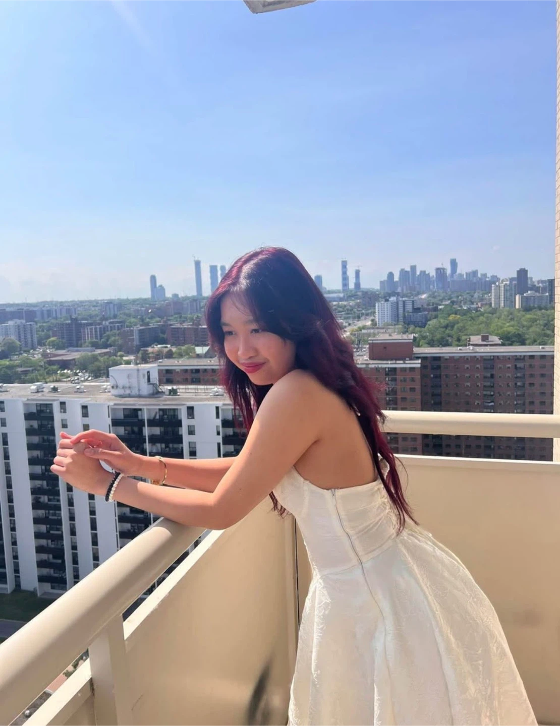 Elegant White Halter Neck Corset Midi Dress - photo 4