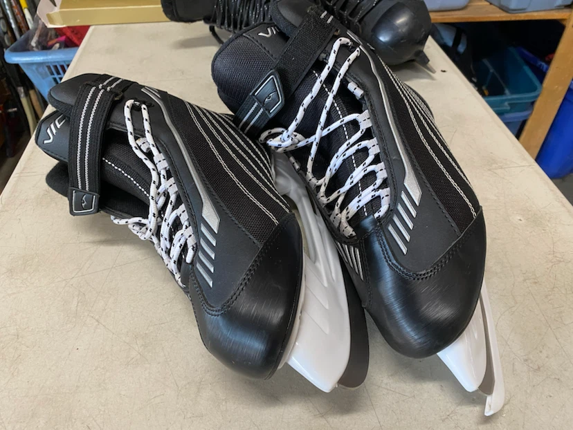 Mens Size 9 hockey skates Brand new - photo 4