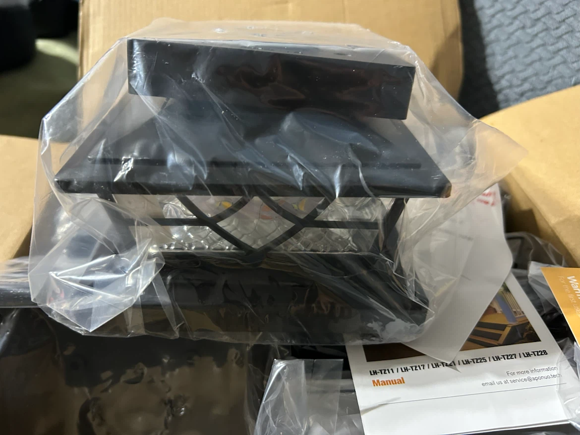Brand New-APONUO 4x4 Solar Post Caps Lights 6 Pack - photo 2