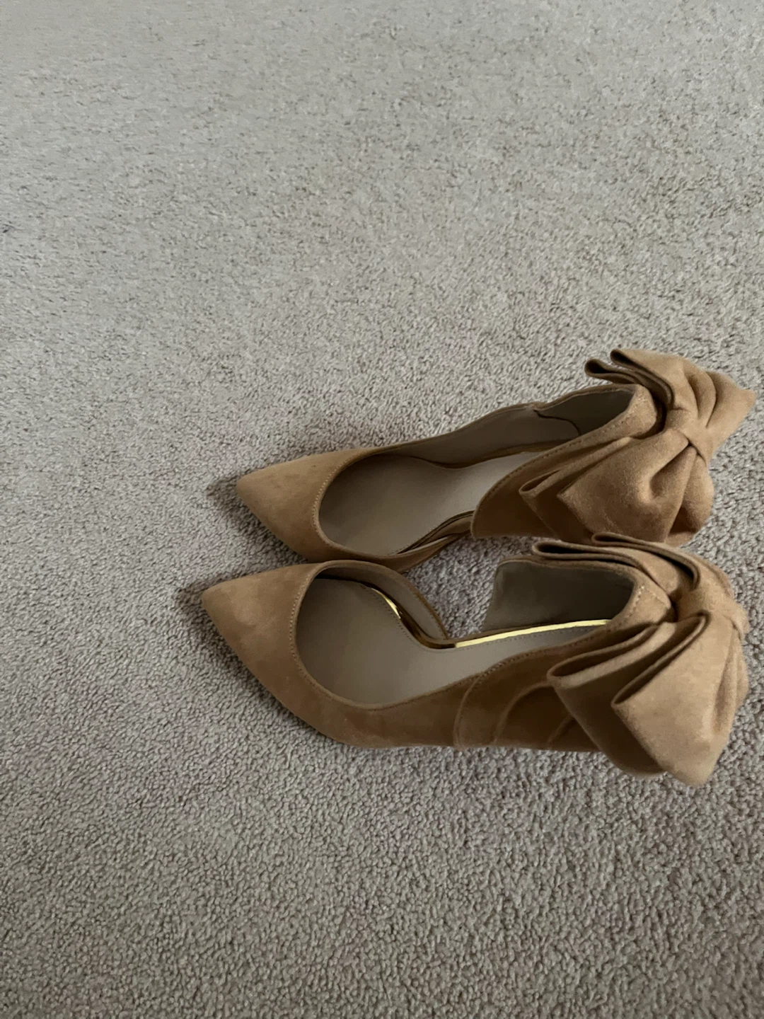 Tan Suede Bow Heels - photo 2