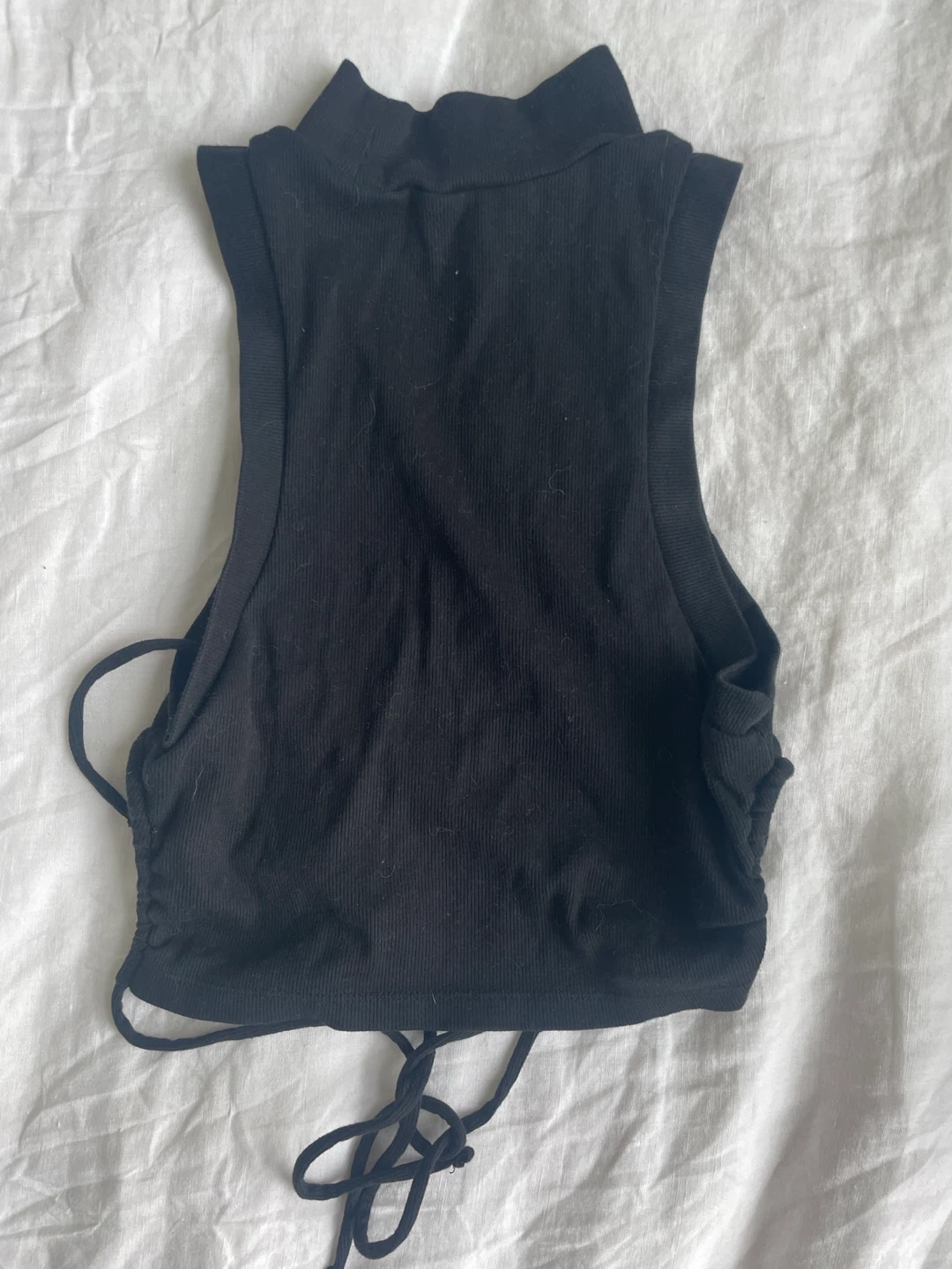 Black Ribbed Cropped Tank Top - photo 2