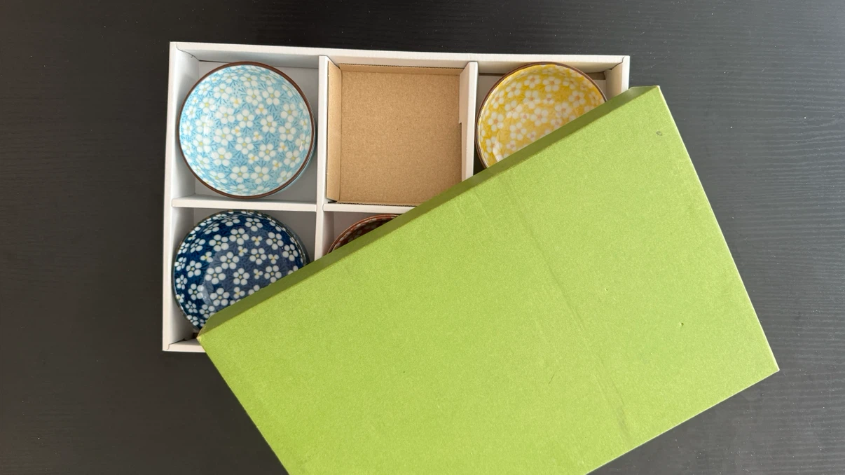 Made in Japan 5 Small Ceramic Bowls Set with Box - photo 4