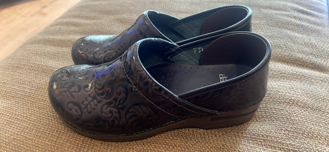 Dansko Patent Embossed Clogs - Size EU 41 US 10.5-11 - photo 3
