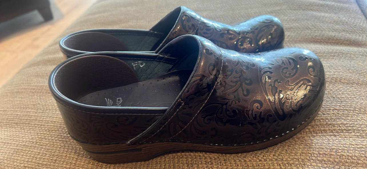 Dansko Patent Embossed Clogs - Size EU 41 US 10.5-11 - photo 4