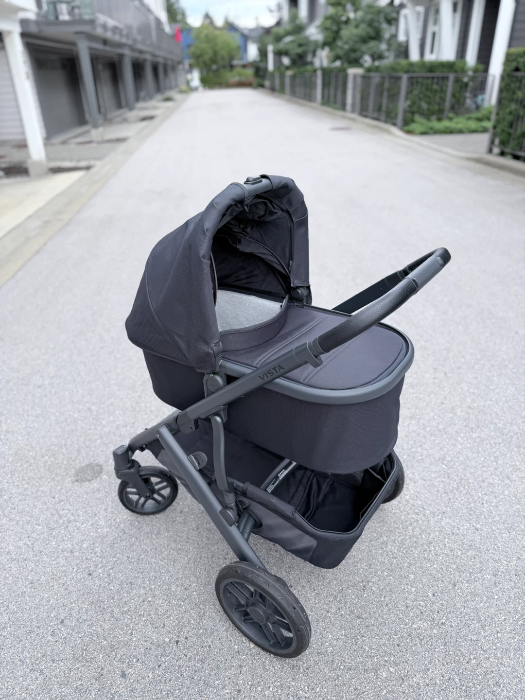 UPPAbaby Vista V2 +Stroller & Free Mesa Car Seat