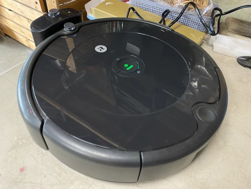 Roomba WiFi vacuum - photo 2