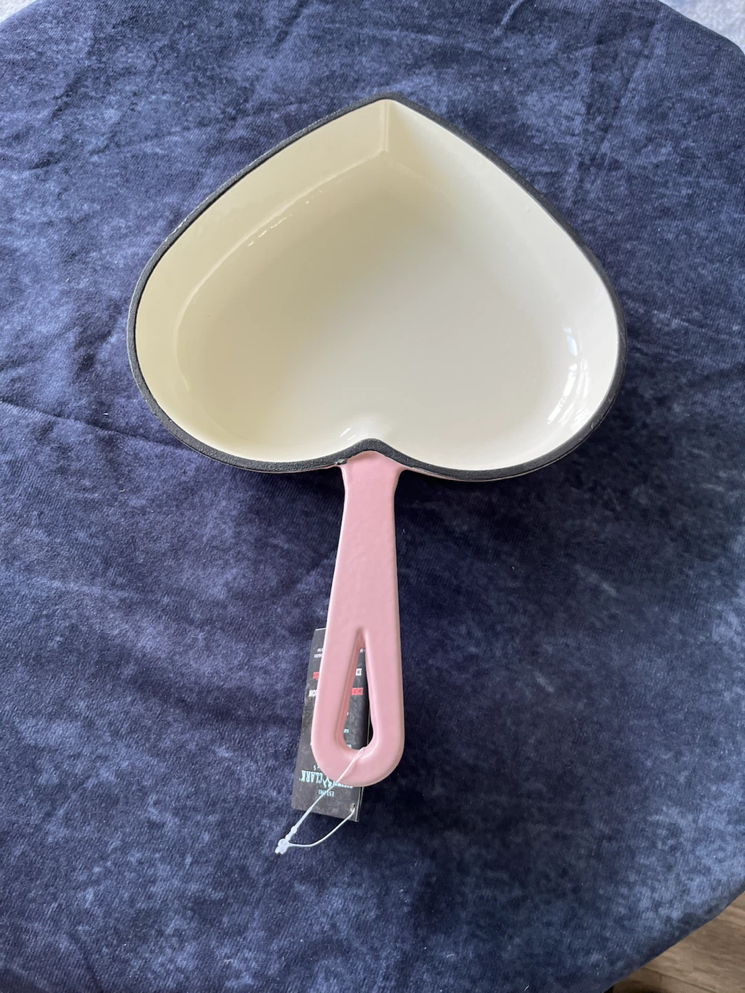 Smith & Clark Pink Heart Cast Iron Skillet - photo 3