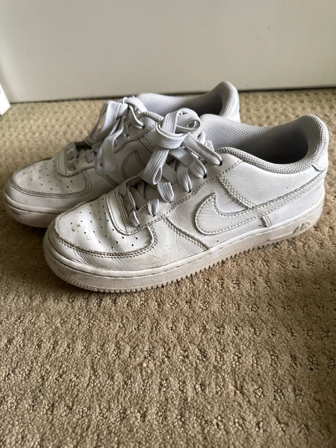 Nike Air Force 1 Low White Sneakers size 5.5