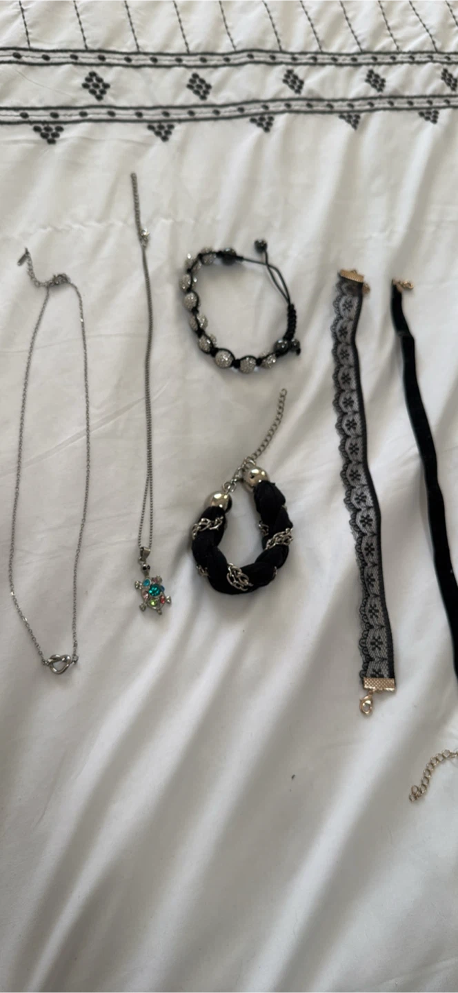 Assorted Women's Jewellery Set
